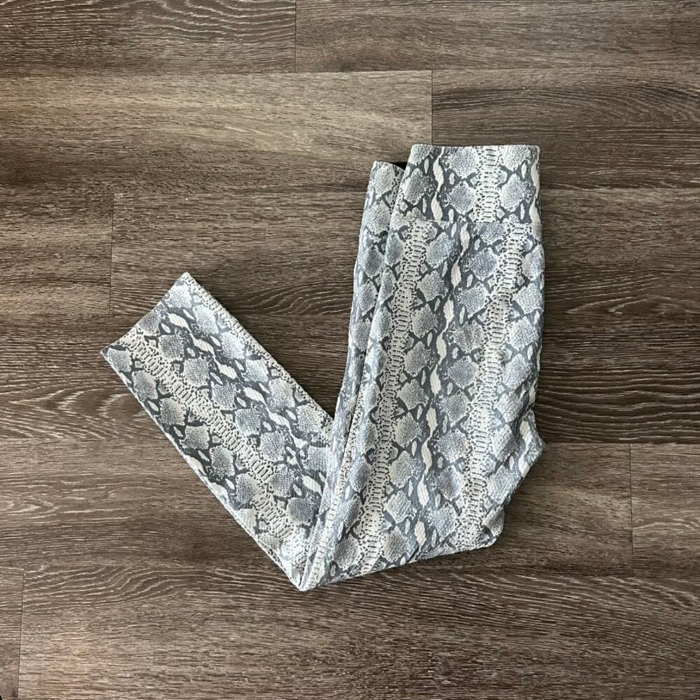 SPRWMN High Waist 3/4 Leather Leggings Gray Snake Print 100% Lambskin Size Large - Picture 8 of 16